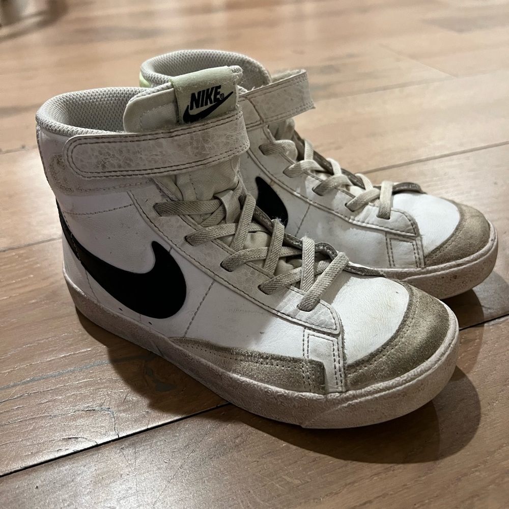 Nike boys sneakers